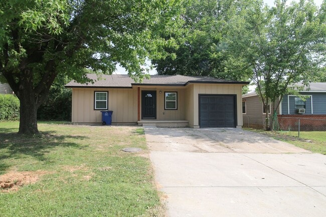 Primary Photo - Recently Remodeled 3 Bed 2 Bath!