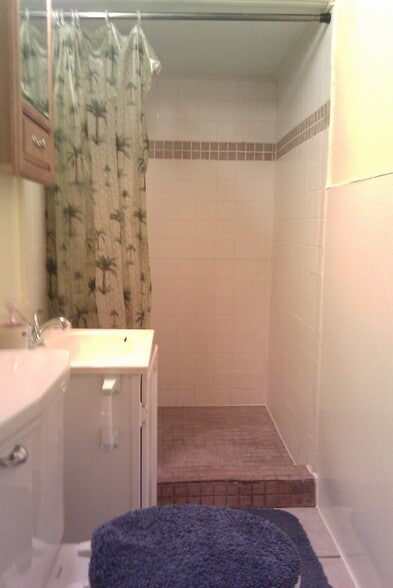 Building Photo - 1057 S 900 E