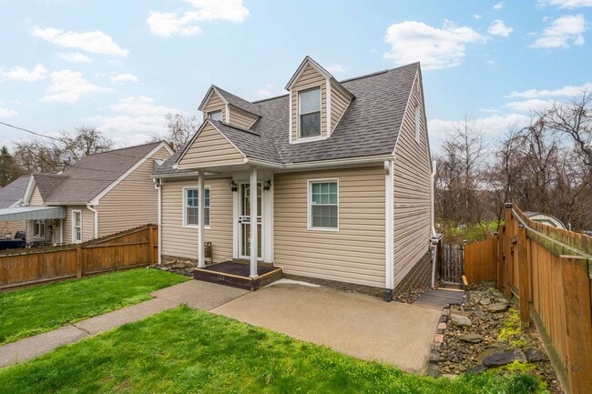 Building Photo - Stunning 2 bedroom home in North Versaille...
