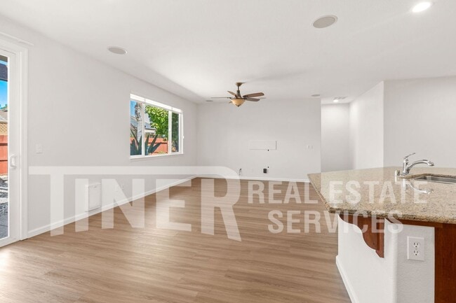 Building Photo - 9656 Oakham Way
