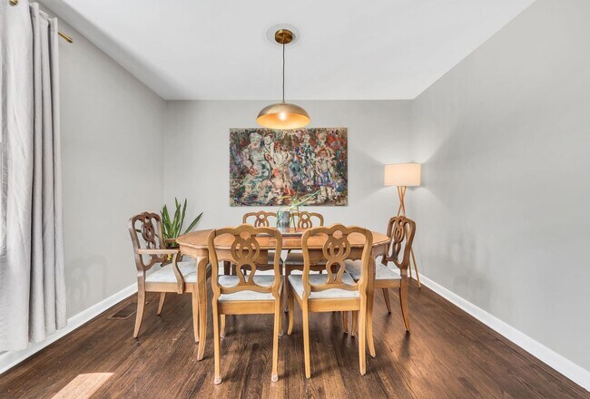 Building Photo - 3 Bedroom 1 Bath Donelson House by Two Riv...