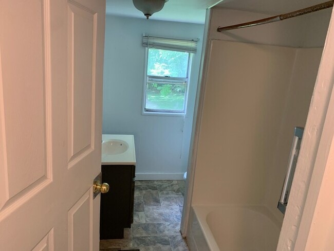 Building Photo - 301 10th St