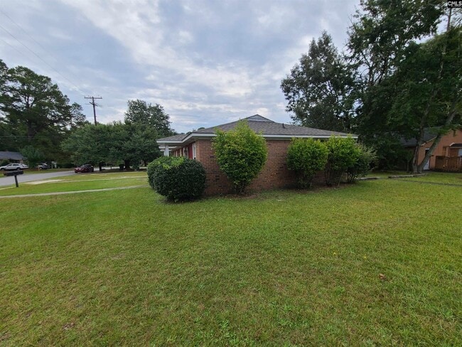 Building Photo - 3900 Persimmon St