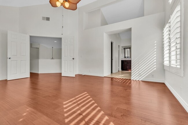 Building Photo - 2101 Vallejo Dr