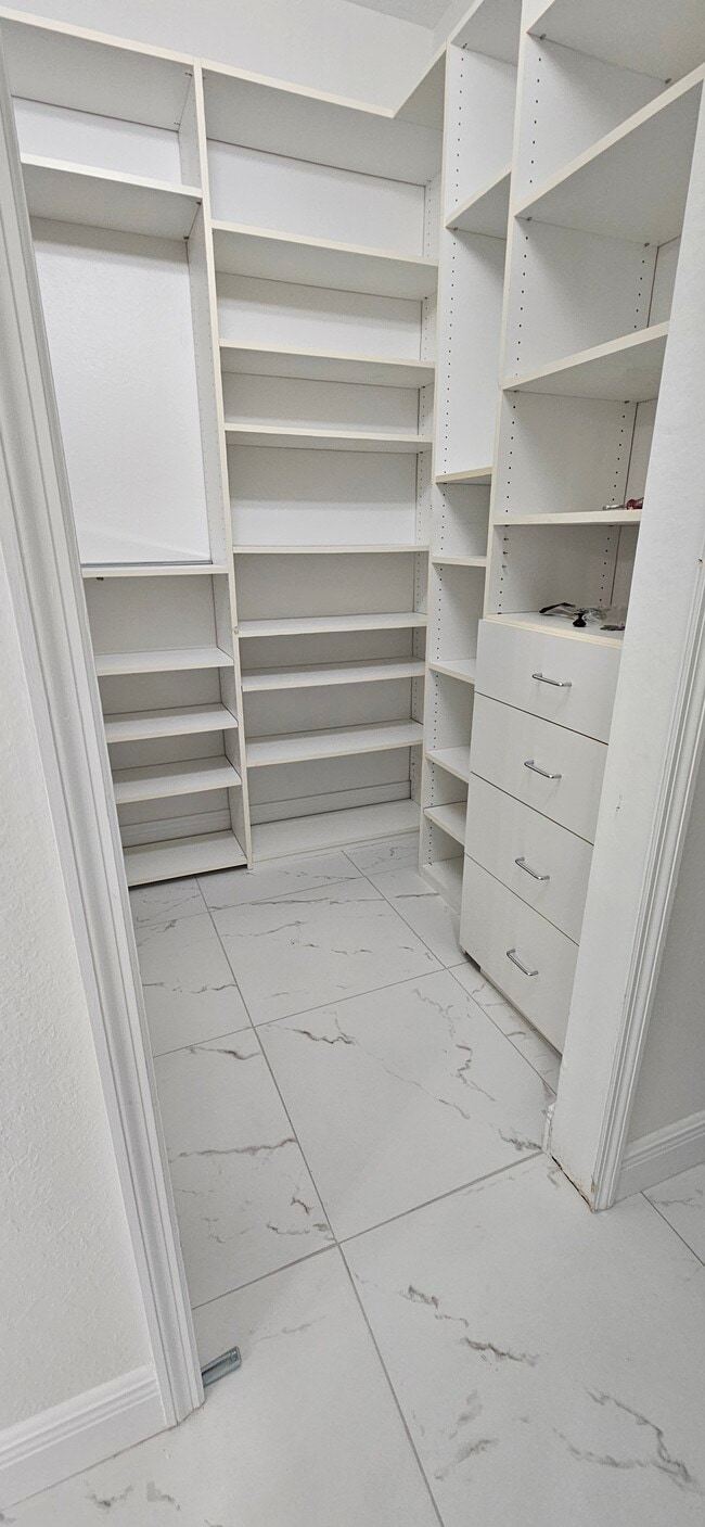 Building Photo - 2851 SW 49th Terrace