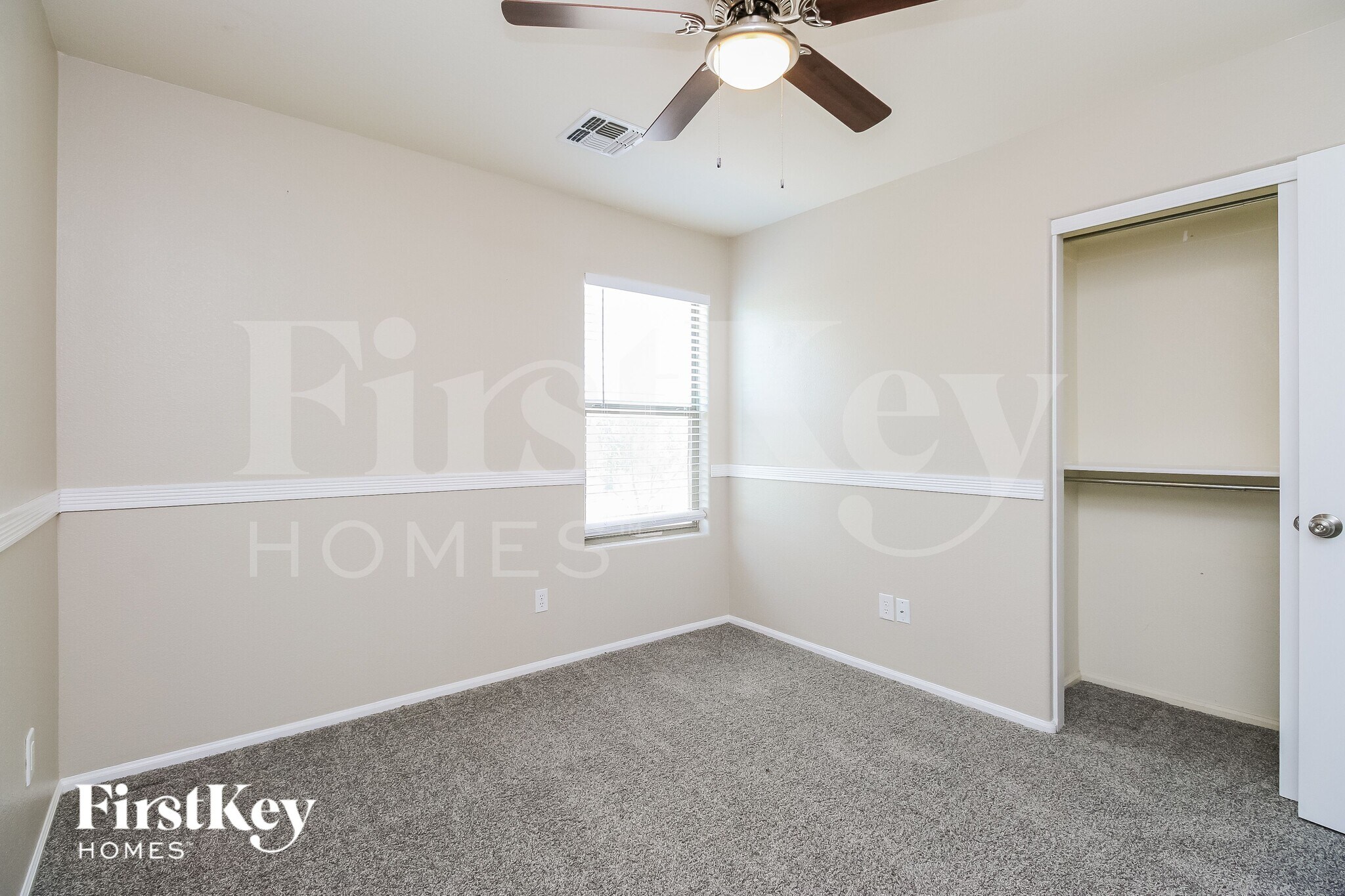 Building Photo - 29110 N Rosewood Dr