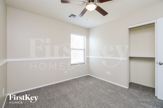 Building Photo - 29110 N Rosewood Dr