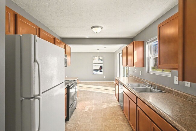 Building Photo - 8131 Grove Berry Dr