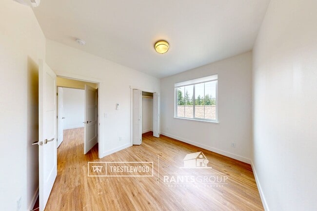 Building Photo - Brand New! Modern Home in Trestlewood – Wh...
