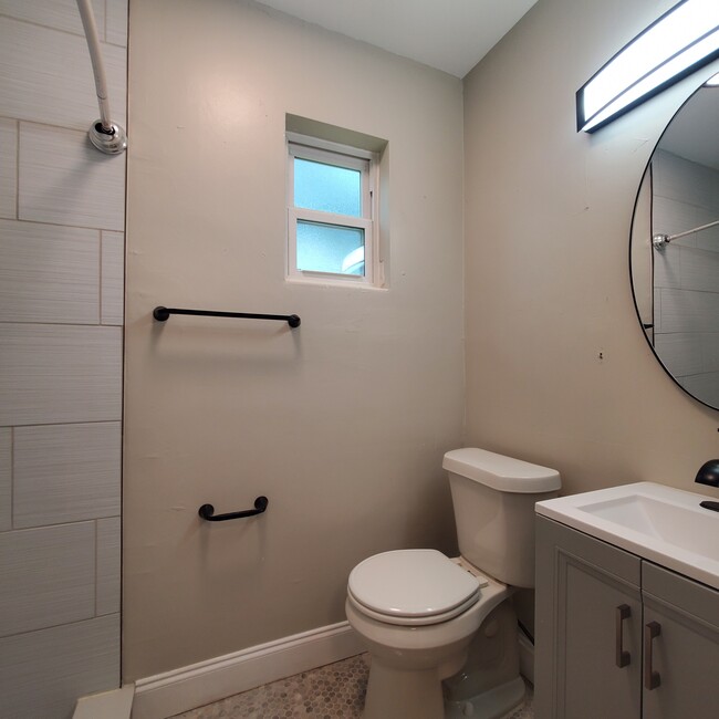 Building Photo - 6772-6113 113th St