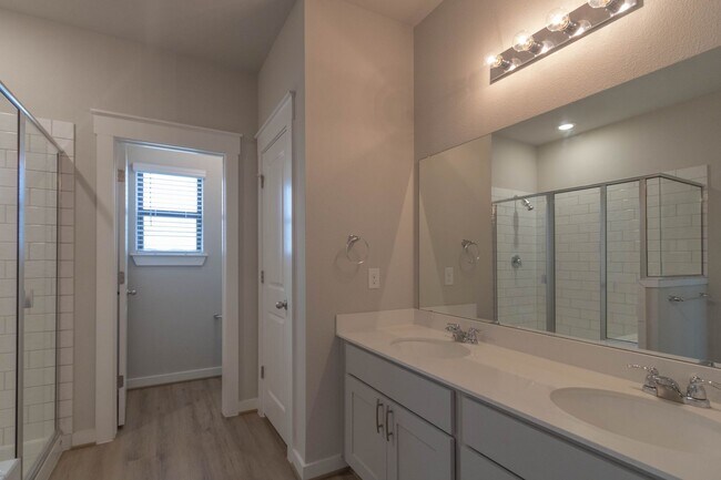 Building Photo - 417 Fieldwood Dr