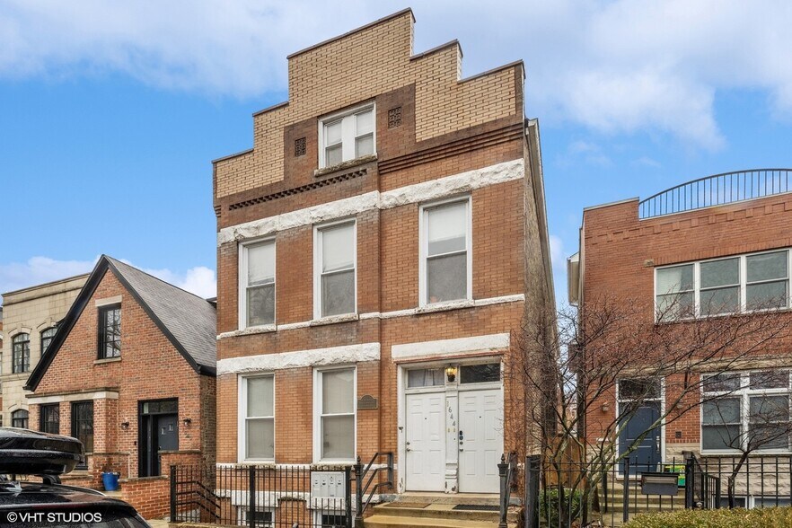 Building Photo - 1644 N Hermitage Ave