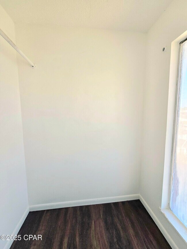 Building Photo - 636 W Caladium Cir