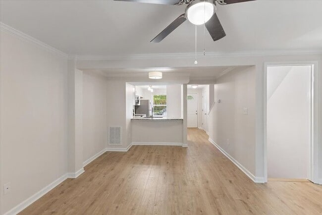 Building Photo - Beautifully Renovated Townhome For Rent In...
