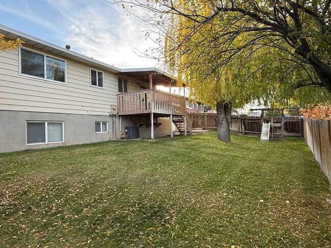 Building Photo - Upstairs Apartment Available-Two Bedroom, One Bath