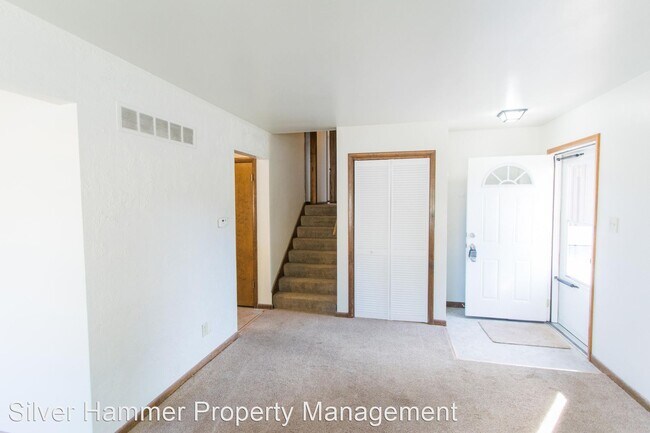 Building Photo - 3 br, 2 bath House - 815 N Elmer St.