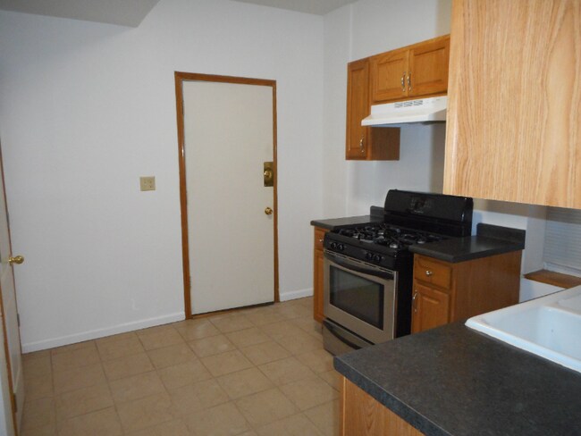 Building Photo - 4616 W Jackson Blvd