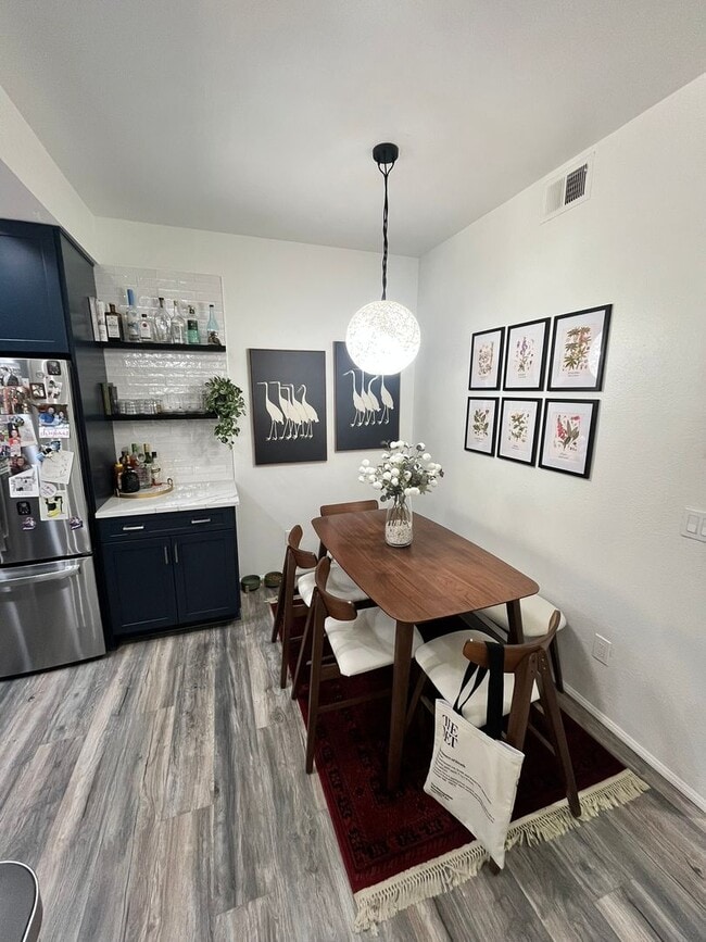 Building Photo - Stunning 2-Bed, 2-Bath Renovated Home with Private Patio & Parking!