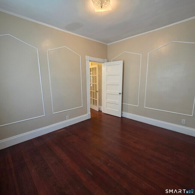 Building Photo - 142 Oakland Terrace