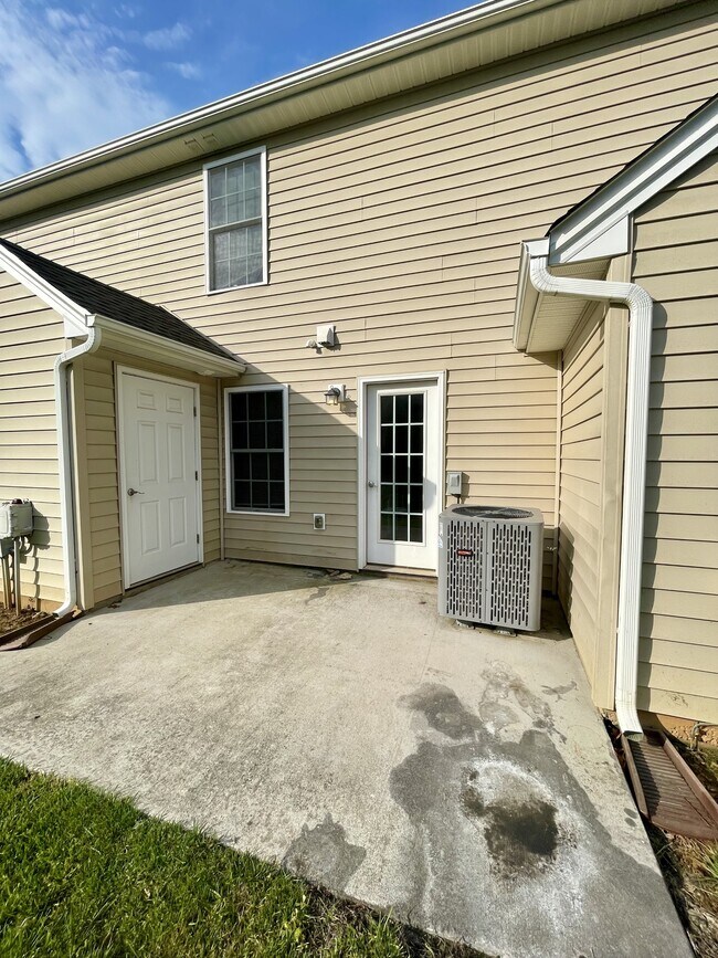 Building Photo - 81 Gloucester Dr