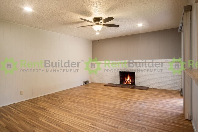 Building Photo - CALL US TODAY AT (505) 892-4400 TO SCHEDULE A CONVENIENT SHOWING