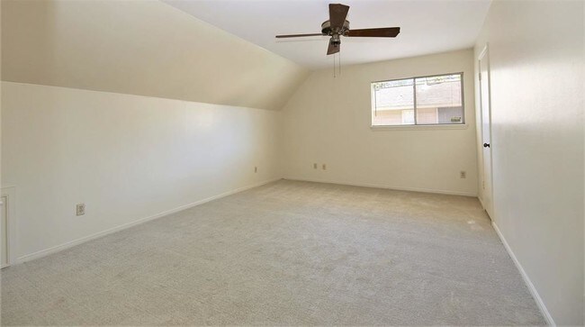 Building Photo - 10615 Windriver Dr