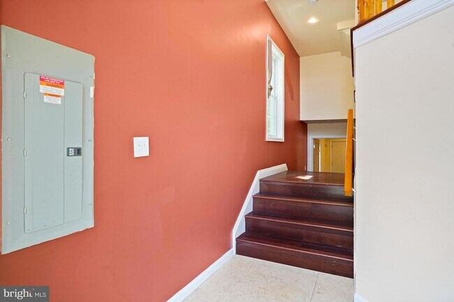 Building Photo - 5115 Bass Pl SE