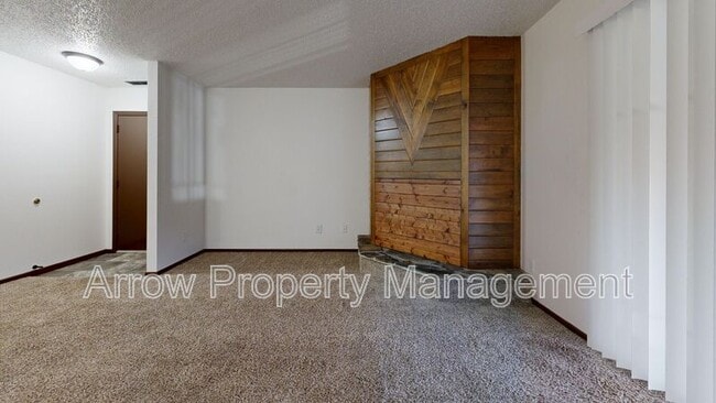 Building Photo - 203 E Arbor Ave