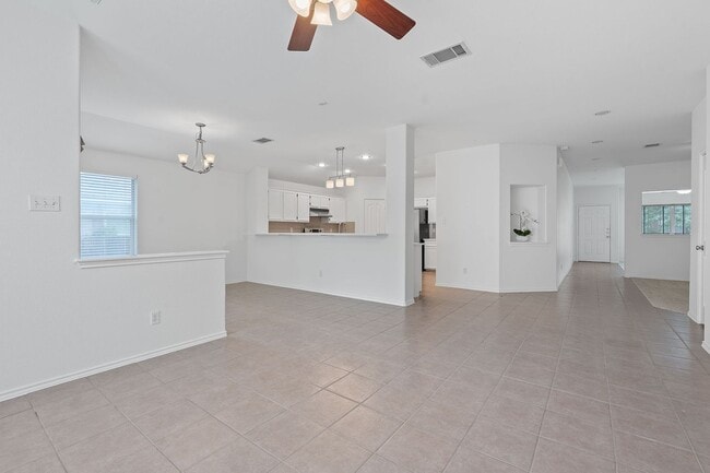 Building Photo - 909 Saba Cove