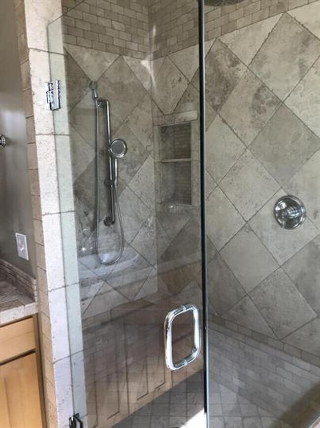 Building Photo - 4484 Alexander St