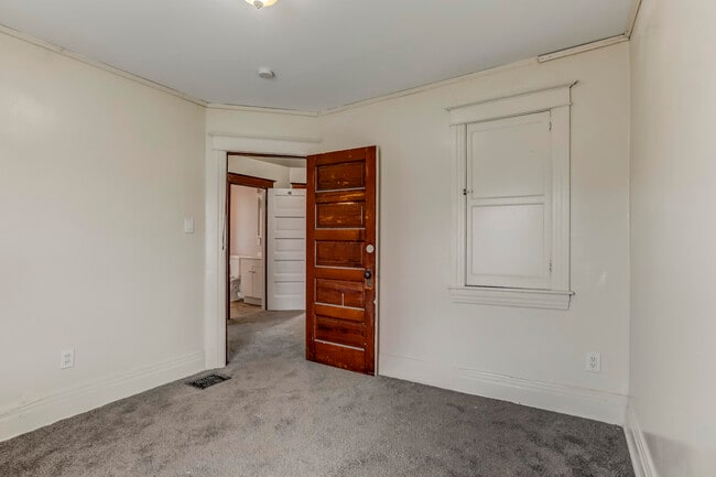 Building Photo - 5858 Seneca St