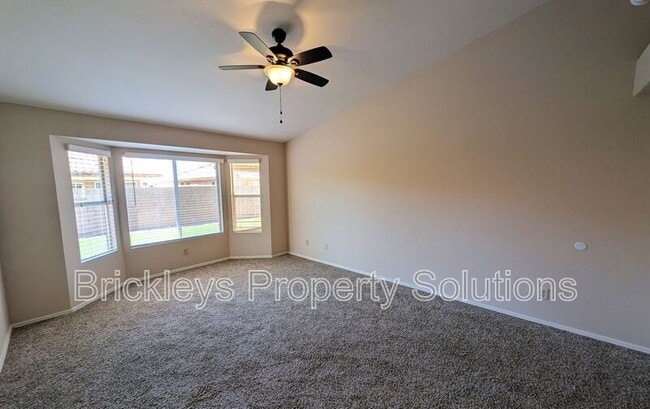Building Photo - 618 W Tumbleweed Rd