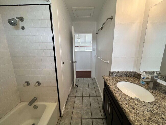 Building Photo - Charming 3-Bedroom Home in Kailua