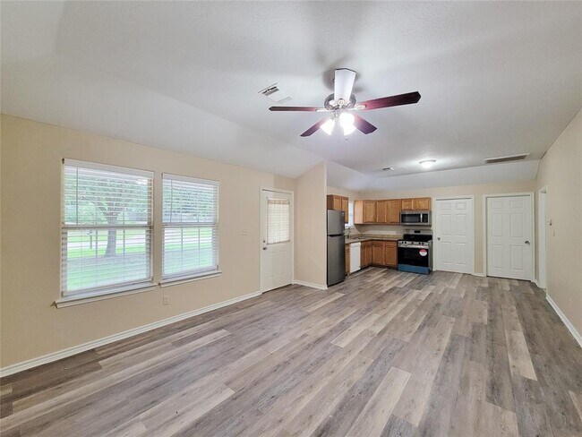 Building Photo - 12700 Royal Green Dr