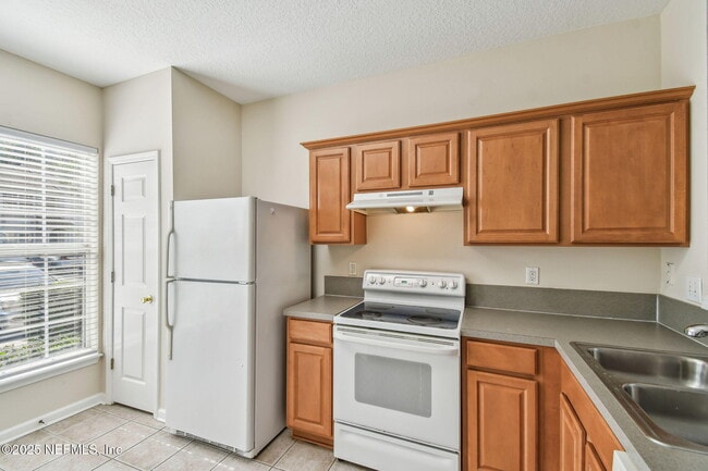 Building Photo - 3542 Lone Tree Ln
