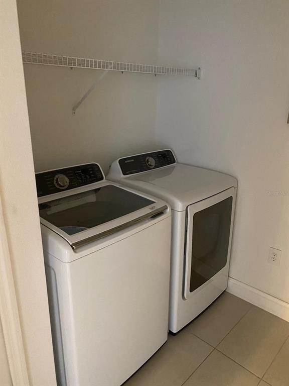 Building Photo - 5475 Vineland Rd