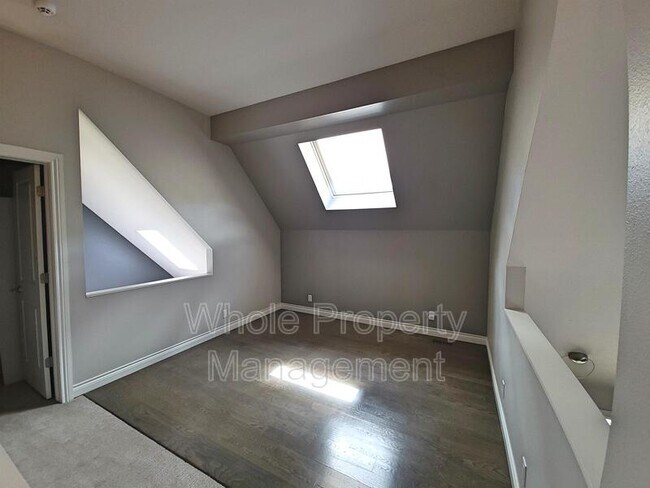 Building Photo - 434 Emerson St