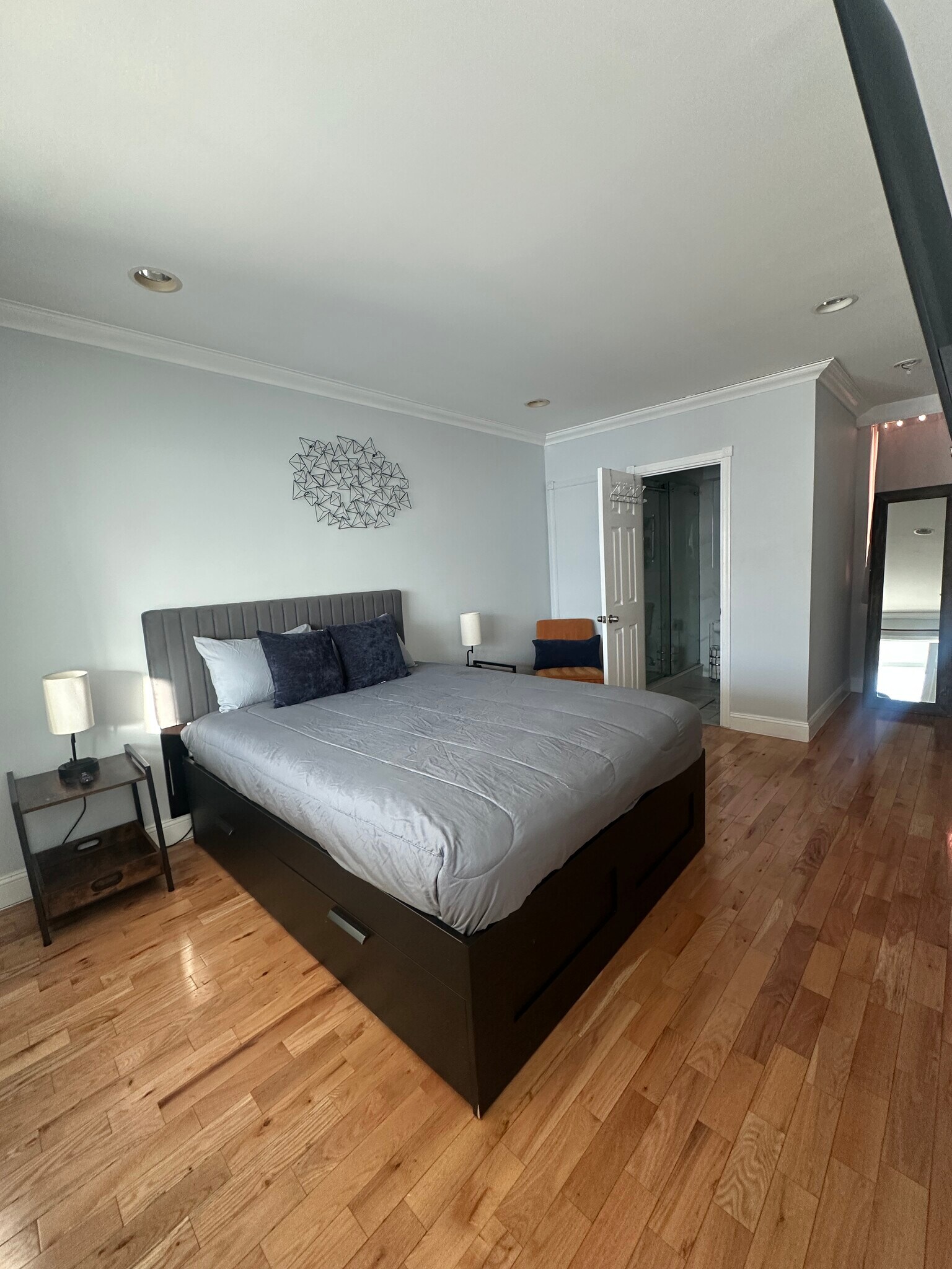 Building Photo - 205 N 11th St