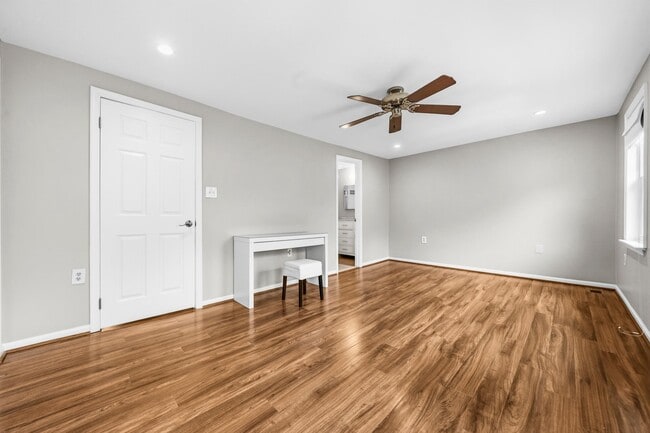 Building Photo - 10058 Chestnut Wood Ln