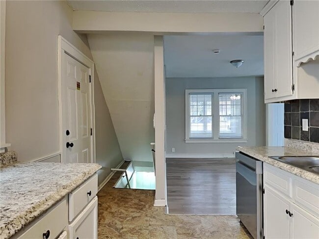 Building Photo - 3601 N Thomas Ave