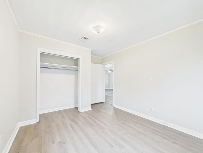 Building Photo - COMING SOON! 2 bed 2 bath home!