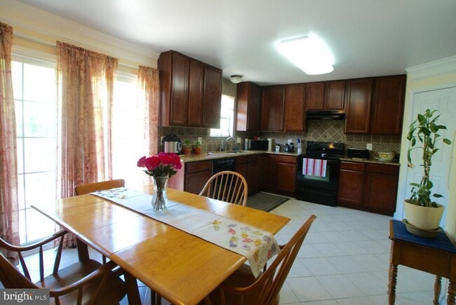 Building Photo - 104 Eastside Ln