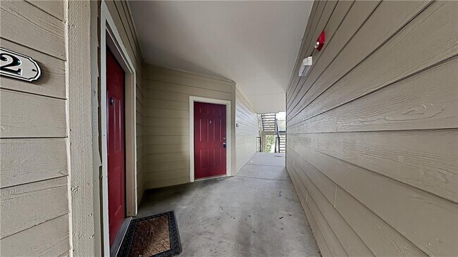 Building Photo - 2320 Gracy Farms Ln