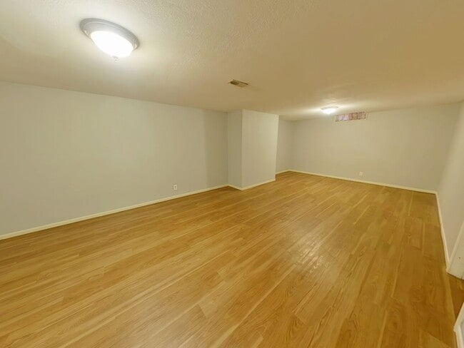 Building Photo - 1224 Richmond St