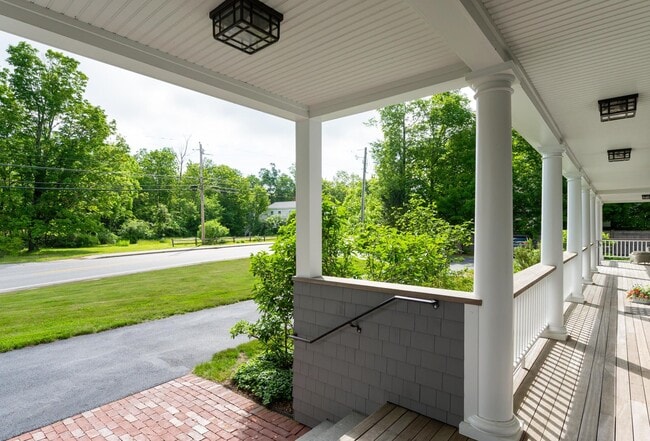 Building Photo - 26 N Main St