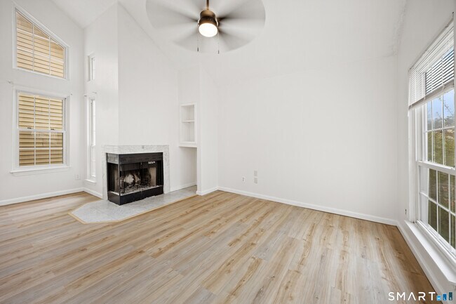 Building Photo - 299 Carriage Crossing Ln