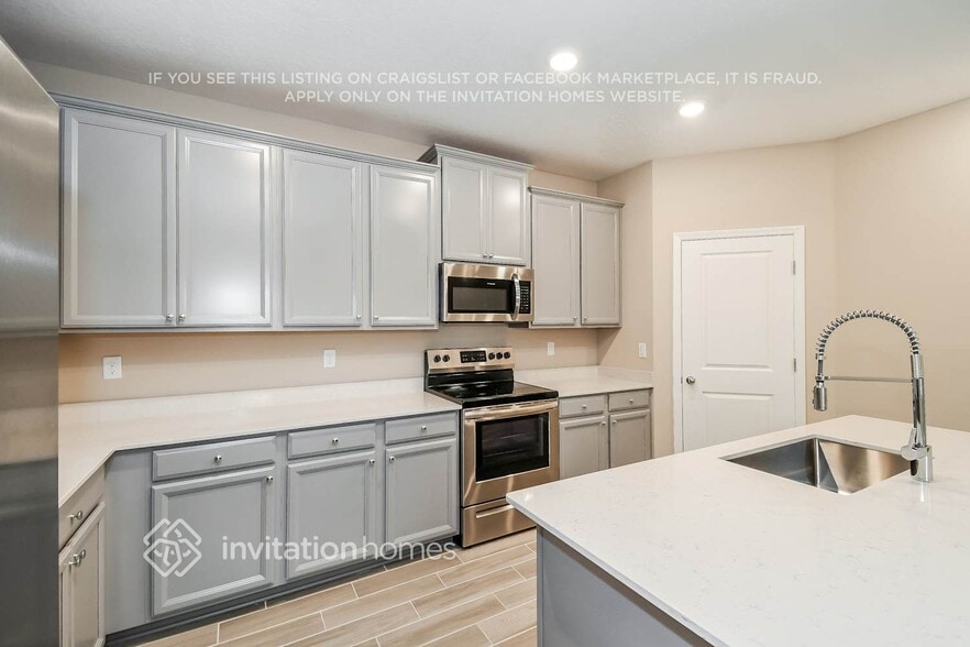 Building Photo - 6316 Starlight Dr