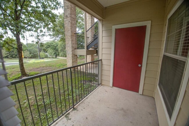 Building Photo - 2320 Gracy Farms Ln
