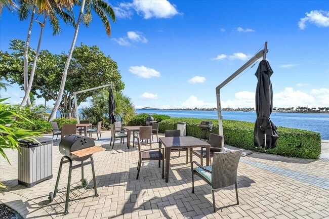 Building Photo - 2451 Brickell Ave