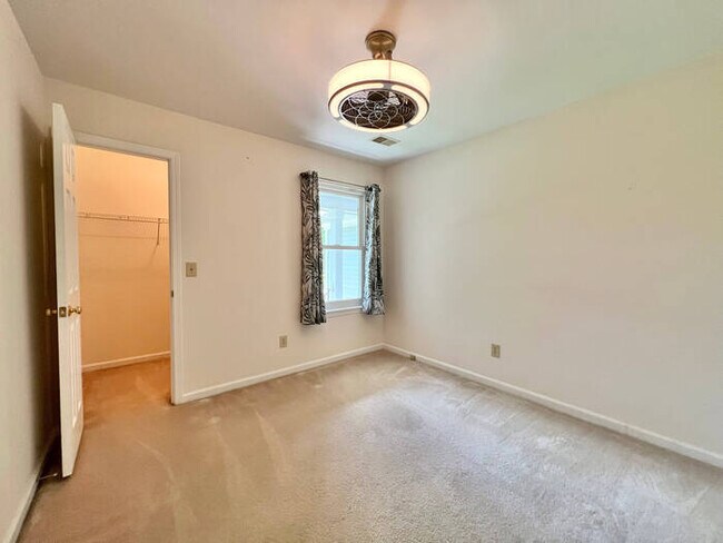 Building Photo - 104 Weatherby Ct